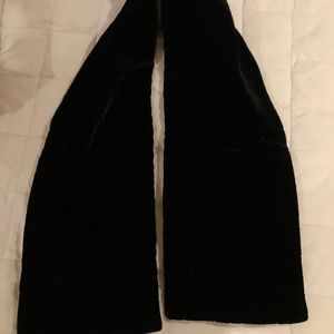 Black velvet scart